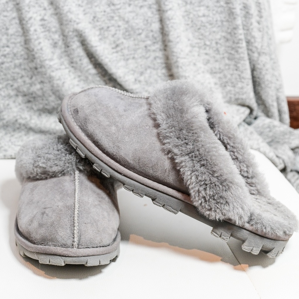 Like New Fur / suede slip on slippers - women's 8